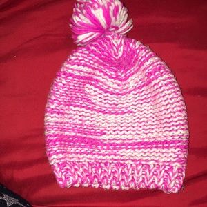 Hello I’m selling a kids hat